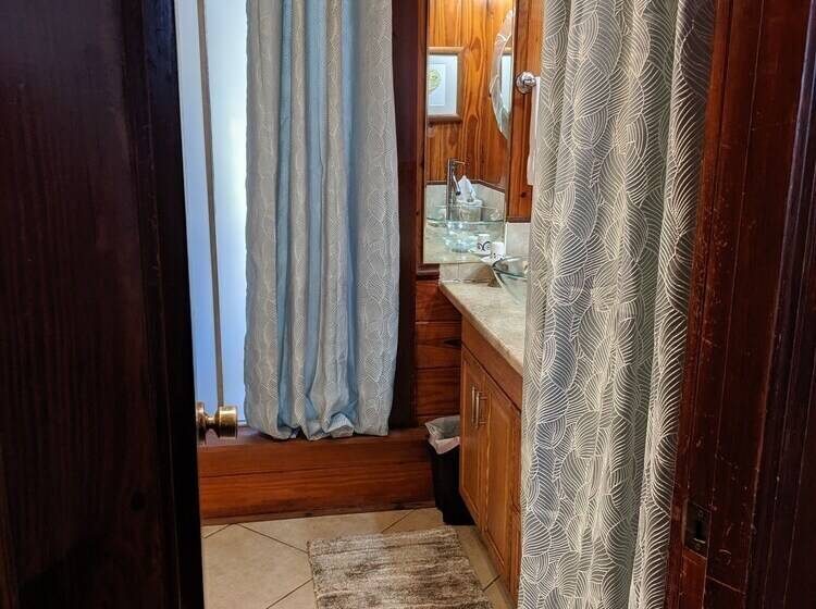 펜션 Come Friday Cottages