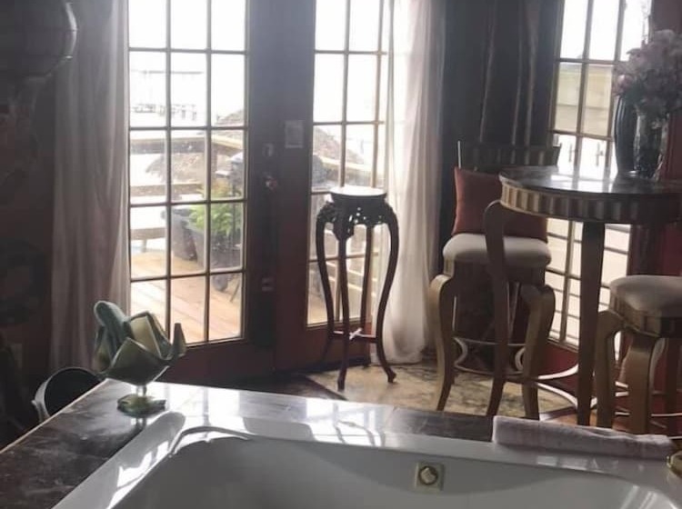 Пансион Come Friday Cottages