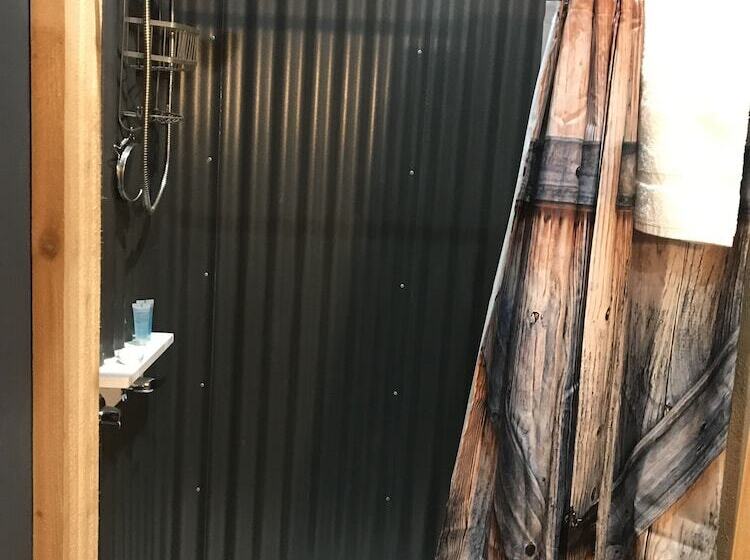 펜션 Come Friday Cottages