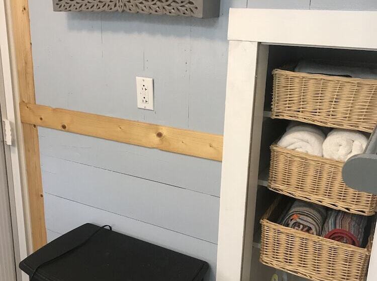 펜션 Come Friday Cottages