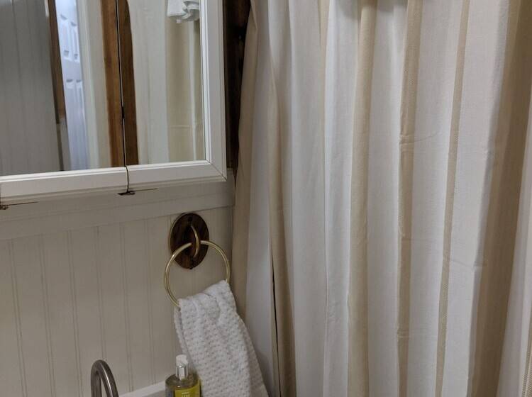 Пансион Come Friday Cottages