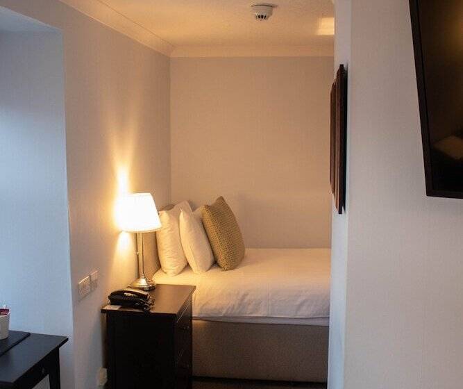 The Rosedale Hotel & Restaurant