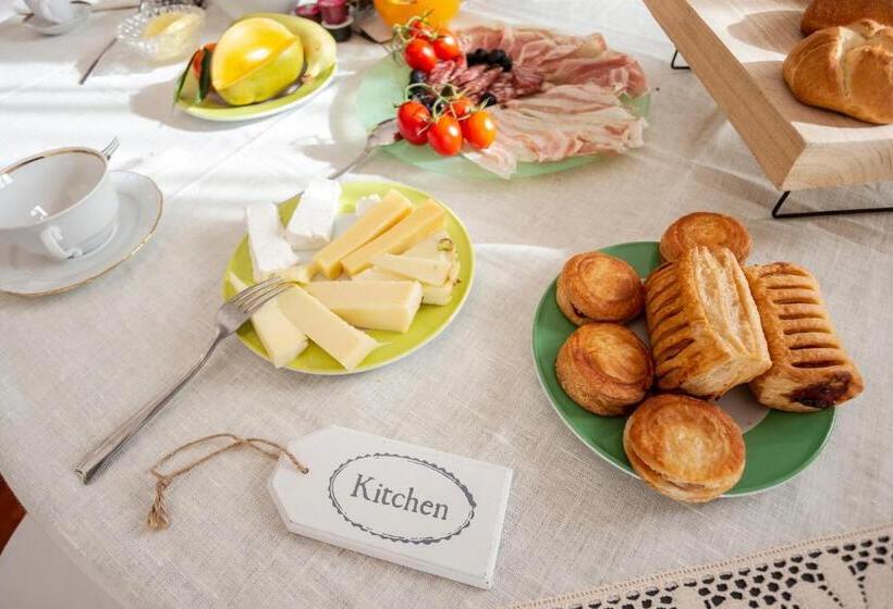 Bed and Breakfast A Due Passi Olbia