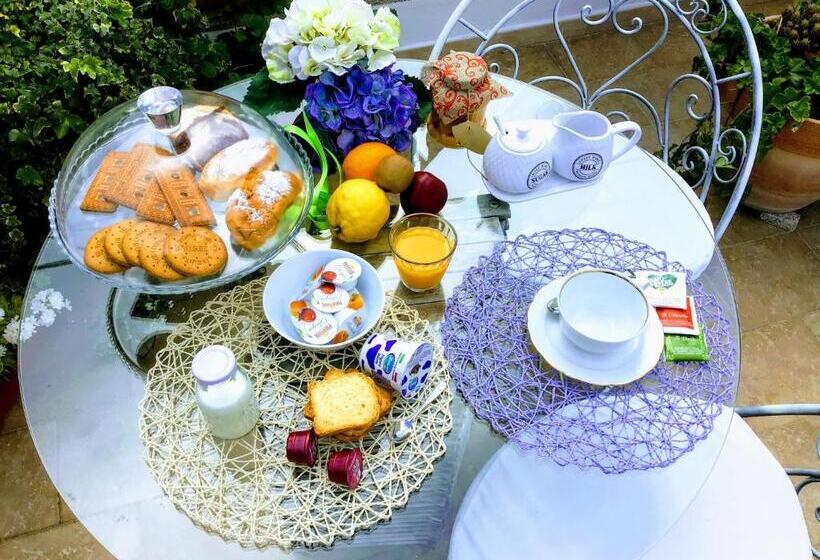 Bed and Breakfast A Due Passi Olbia