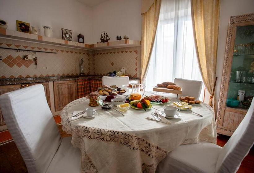 Bed and Breakfast A Due Passi Olbia