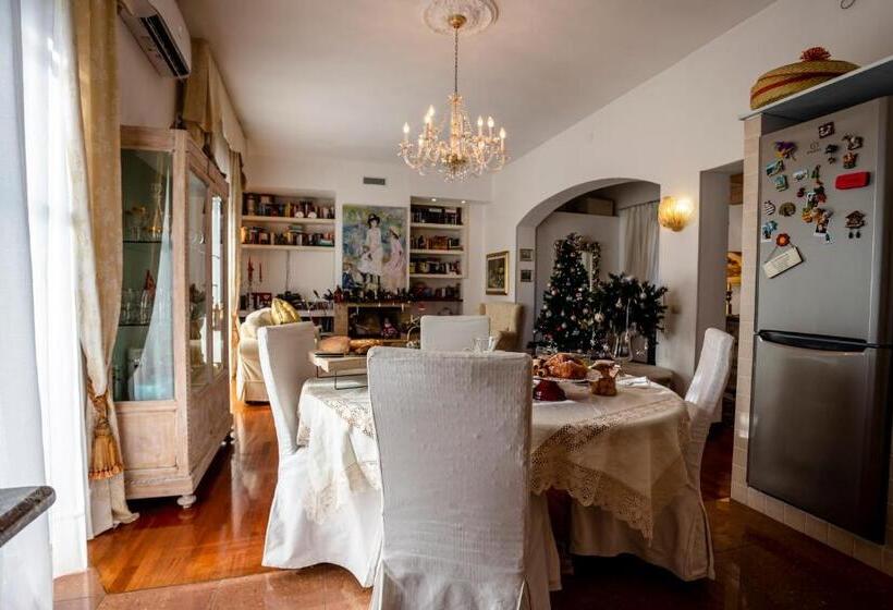 Bed and Breakfast A Due Passi Olbia