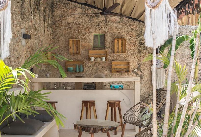 تختخواب و صبحانه Kuka Y Naranjo