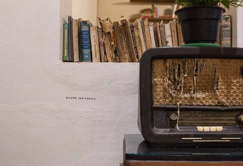 تختخواب و صبحانه Kuka Y Naranjo