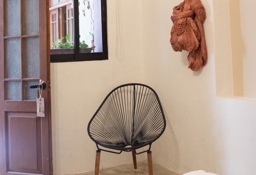 تختخواب و صبحانه Kuka Y Naranjo