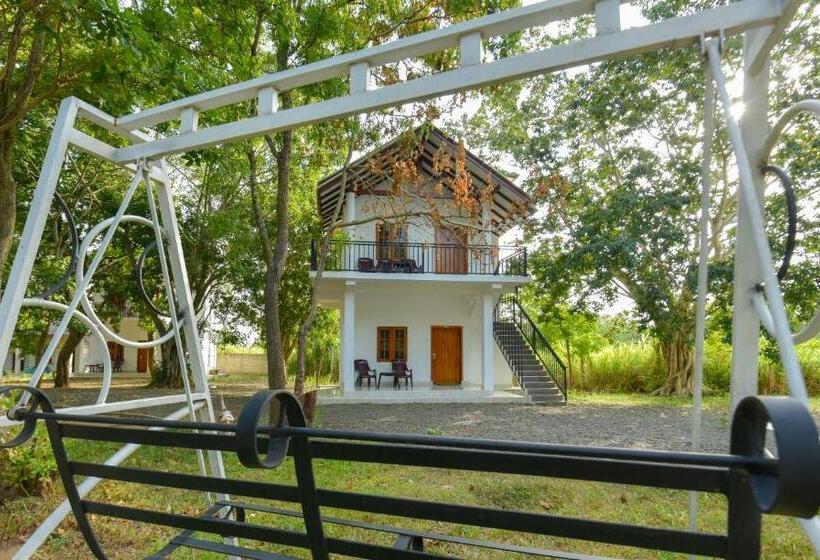 酒店 Andarawewa Nature Resort