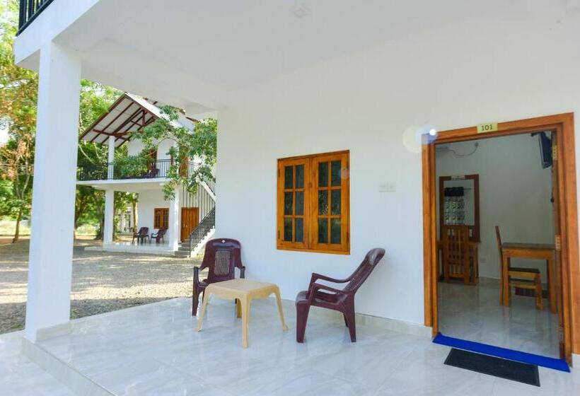 酒店 Andarawewa Nature Resort