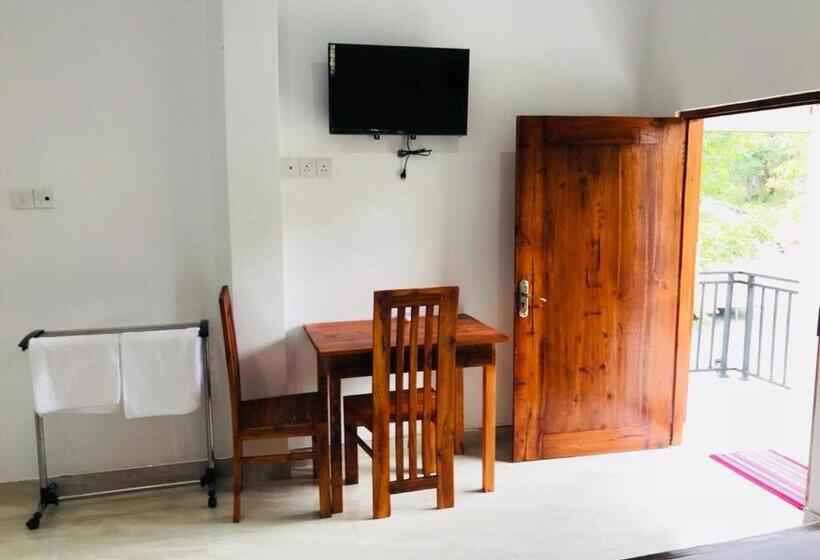 酒店 Andarawewa Nature Resort