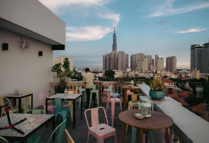 هتل Lief Sara Saigon