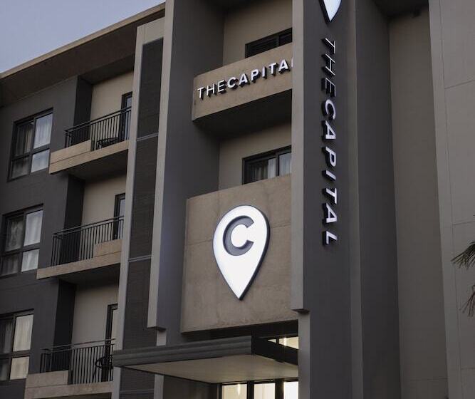 בית מלון כפרי The Capital Melrose