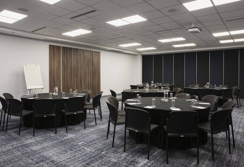 ホテル The Capital Melrose