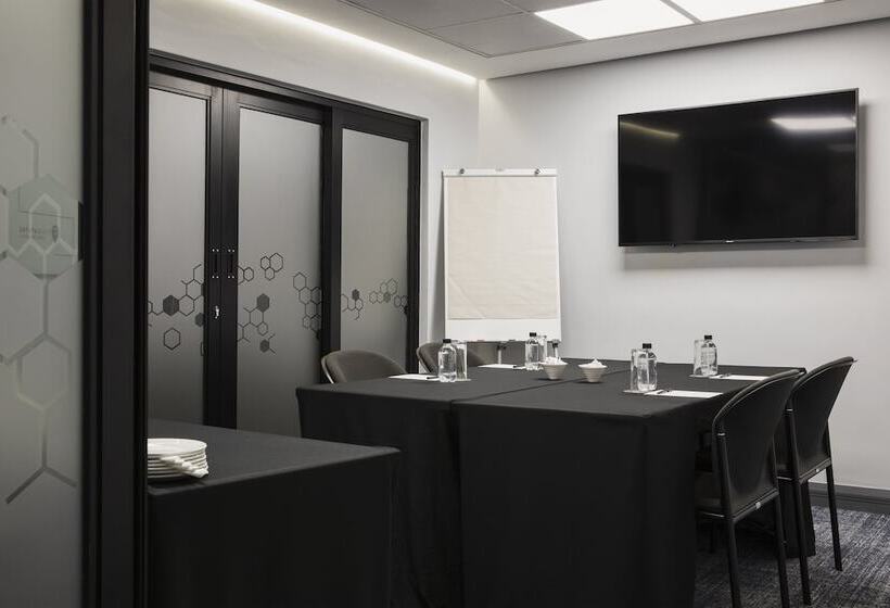 ホテル The Capital Melrose