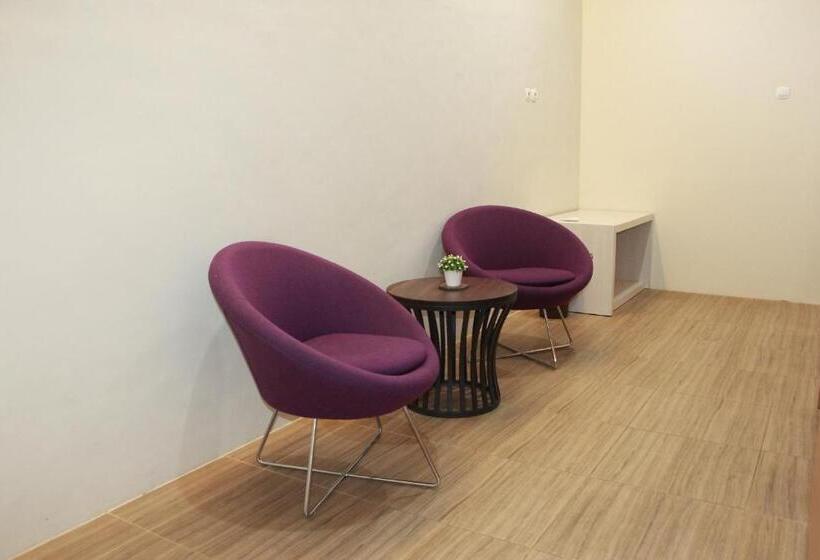 ホテル The Peak Guest House