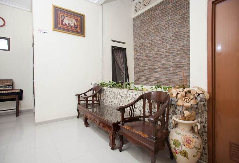 膳宿费 Reddoorz Syariah Near Singha Merjosari Park