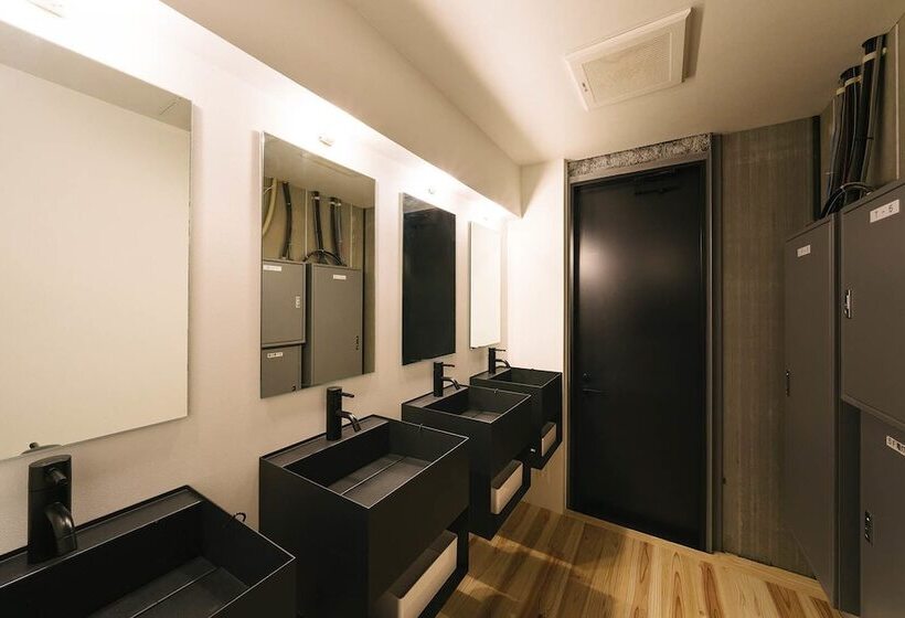 הוסטל Manga Art Hotel, Tokyo