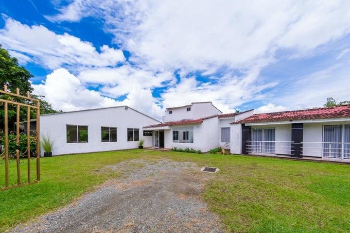 Aw Hotel Acawa Resort & Piscina