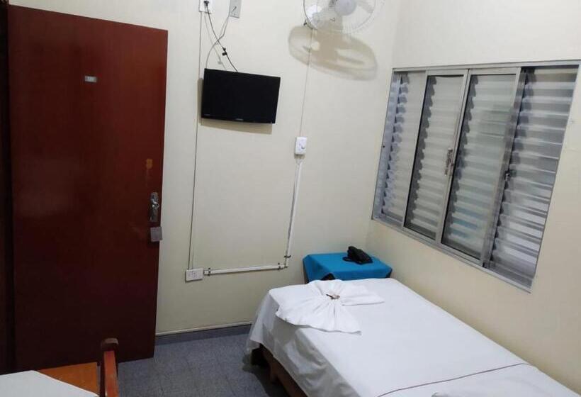 酒店 Frontier Palace