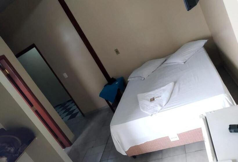 酒店 Frontier Palace