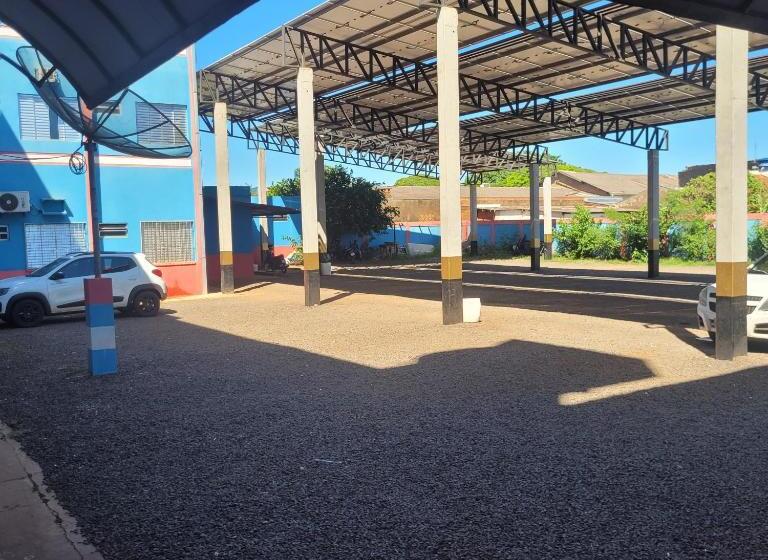 酒店 Frontier Palace