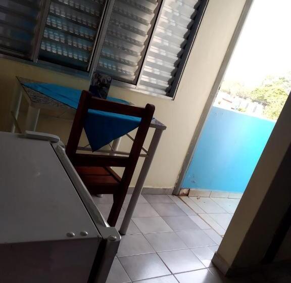 酒店 Frontier Palace