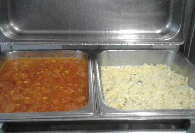 酒店 Frontier Palace