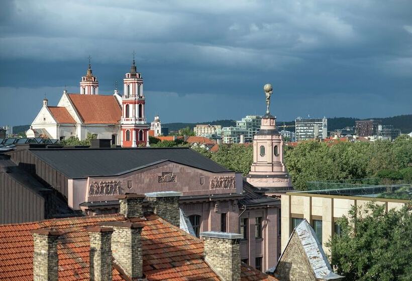 هتل Hilton Garden Inn Vilnius City Centre