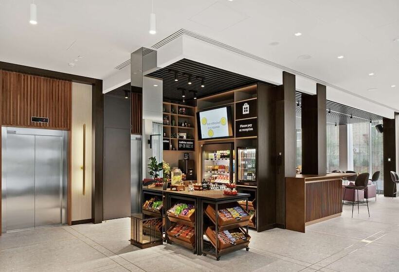 هتل Hilton Garden Inn Vilnius City Centre