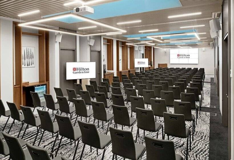 هتل Hilton Garden Inn Vilnius City Centre