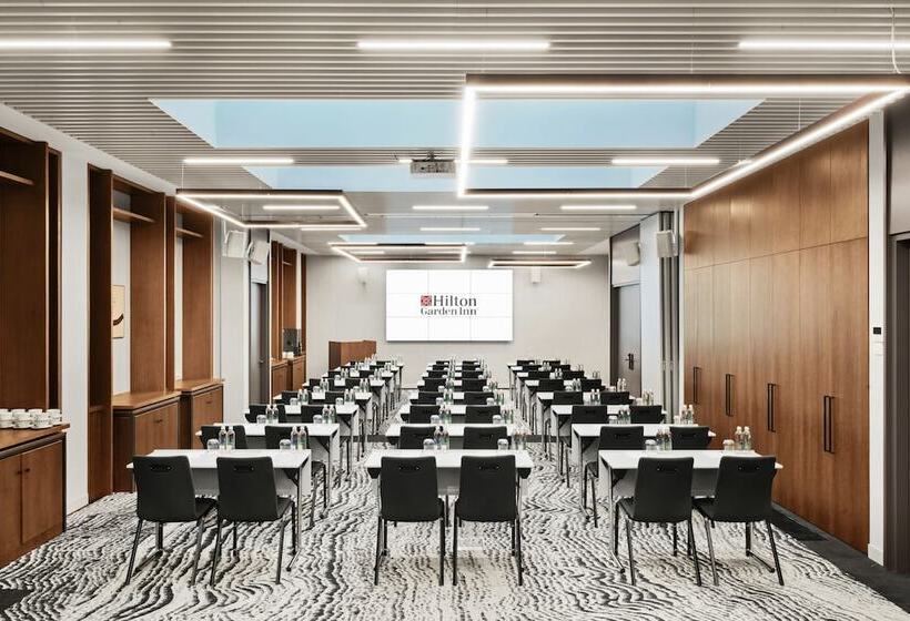 هتل Hilton Garden Inn Vilnius City Centre