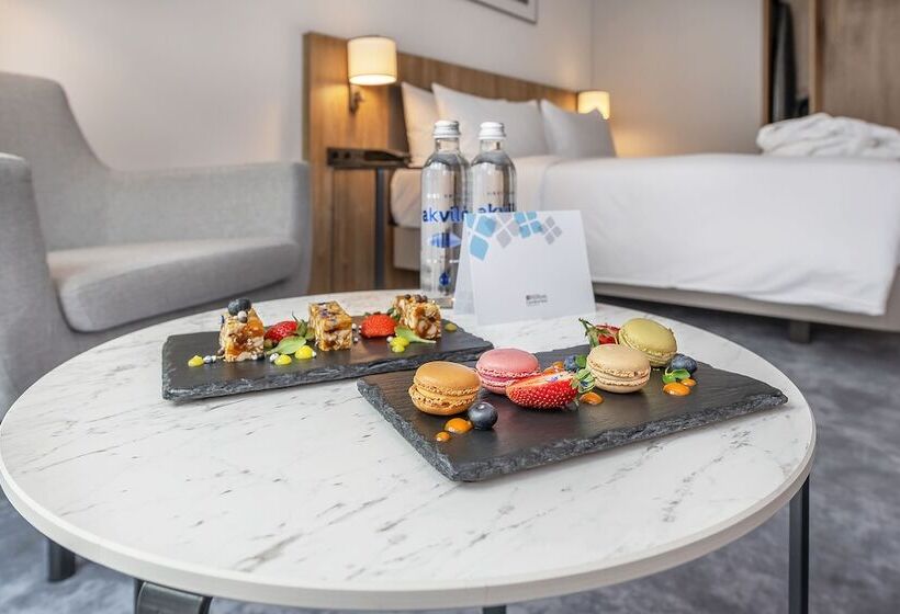 هتل Hilton Garden Inn Vilnius City Centre