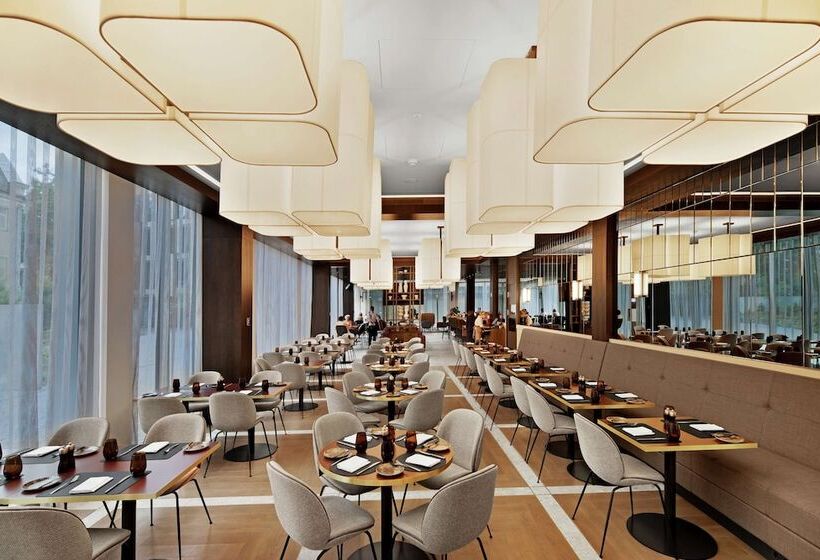 هتل Hilton Garden Inn Vilnius City Centre