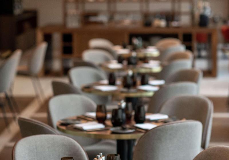 هتل Hilton Garden Inn Vilnius City Centre