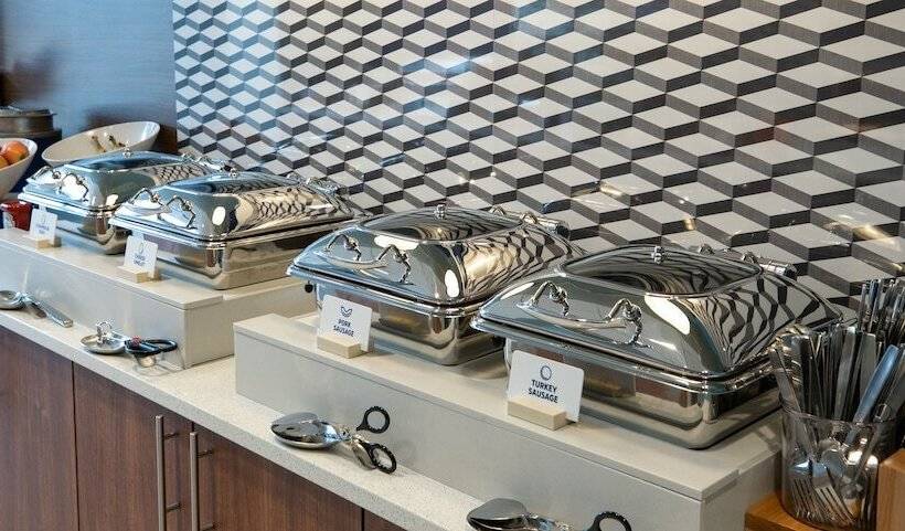 فندق Holiday Inn Express   Lethbridge Southeast, An Ihg