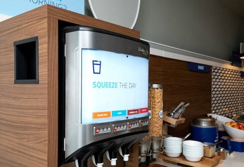 فندق Holiday Inn Express   Lethbridge Southeast, An Ihg