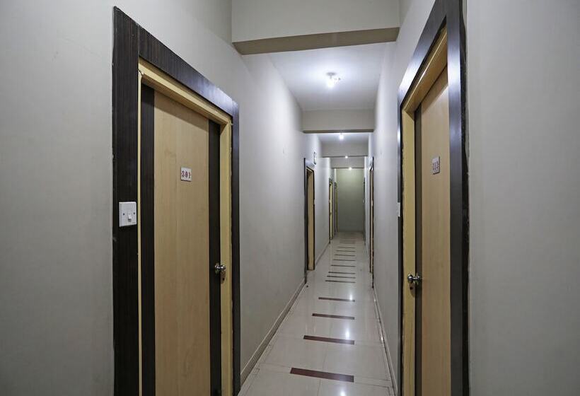 فندق Janaki Residency
