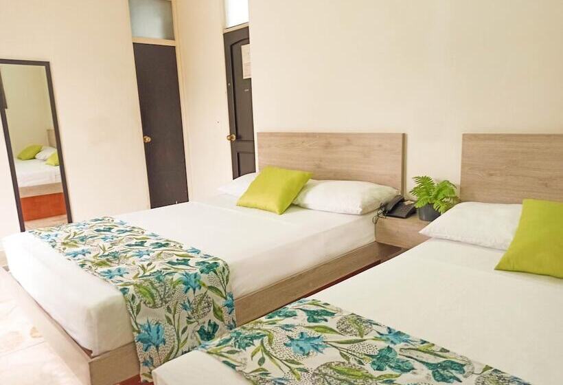 ホテル Macedonia Plaza Medellin