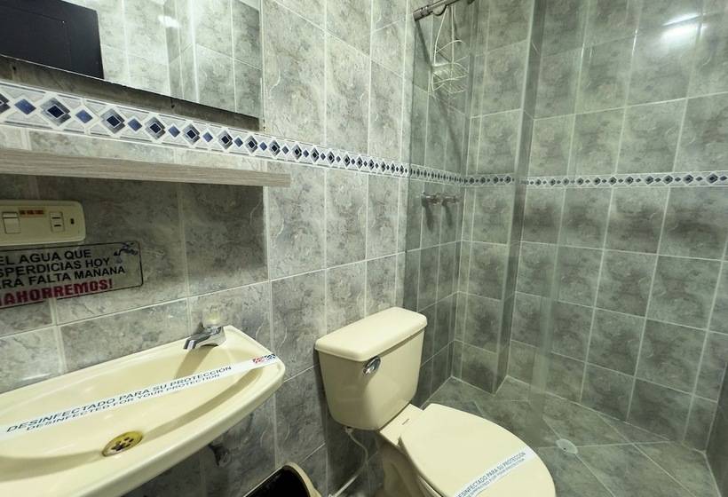 ホテル Macedonia Plaza Medellin