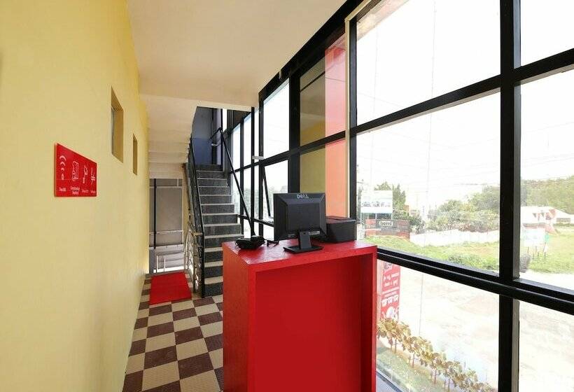 Отель Oyo 19926 S B R Residence