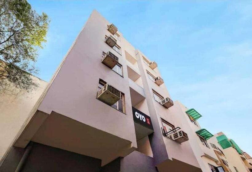 Hotel Oyo 22668 Chauhan Palace