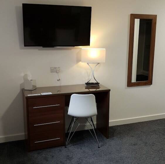 Отель Premier Lodge