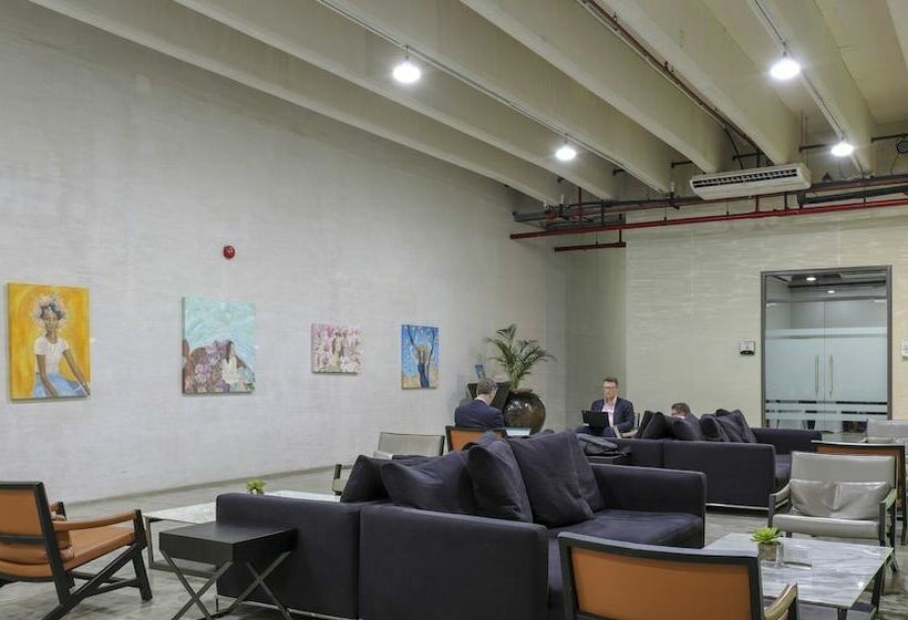 בית מלון כפרי Zen Premium Magallanes Makati