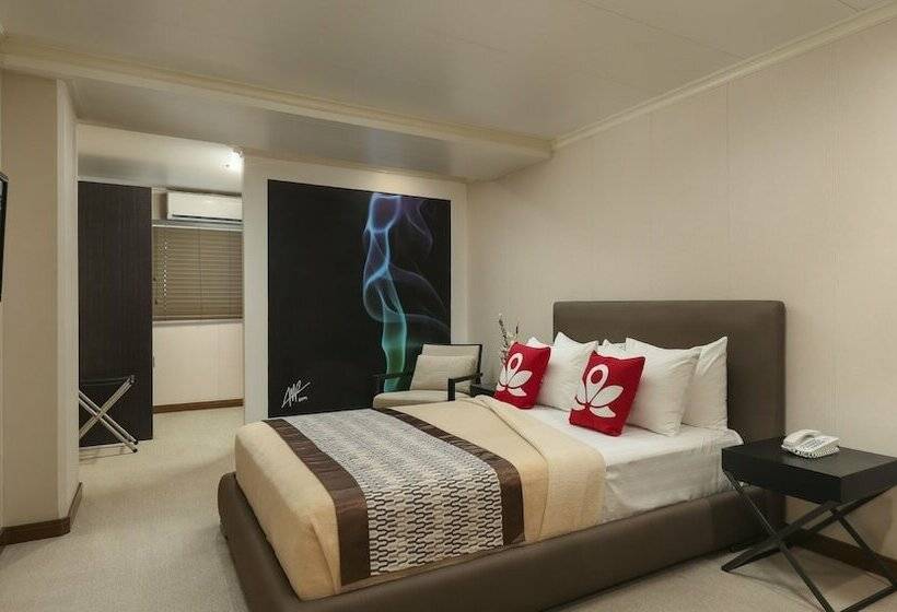 בית מלון כפרי Zen Premium Magallanes Makati