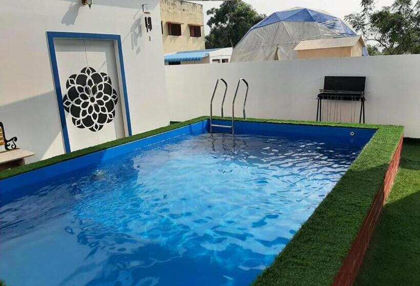 פנסיון Bleu & Blanc