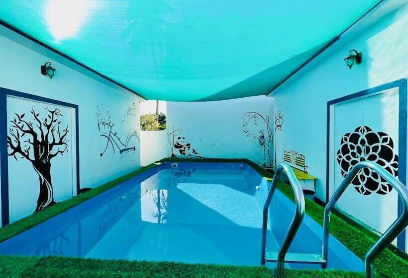 פנסיון Bleu & Blanc