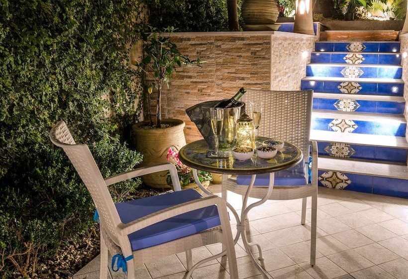 پانسیون Mediterranean Charm
