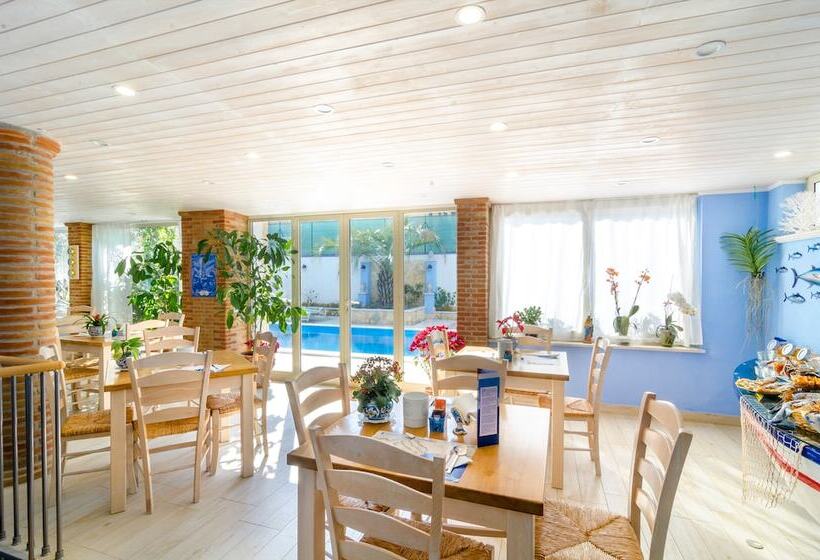 ペンション Mediterranean Charm